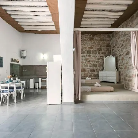 Antika Traditional Stone House *