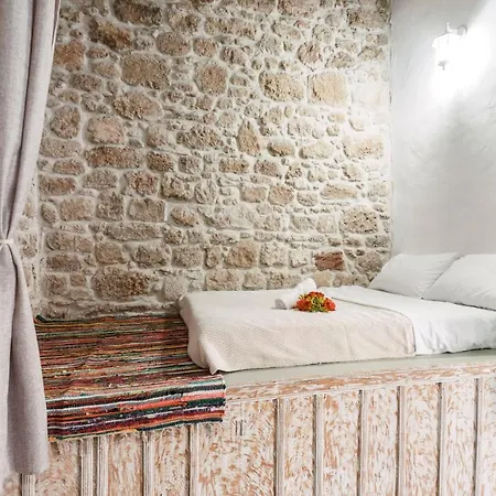 Apartment Antika Traditional Stone House *